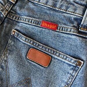 Women’s Wrangler Jeans